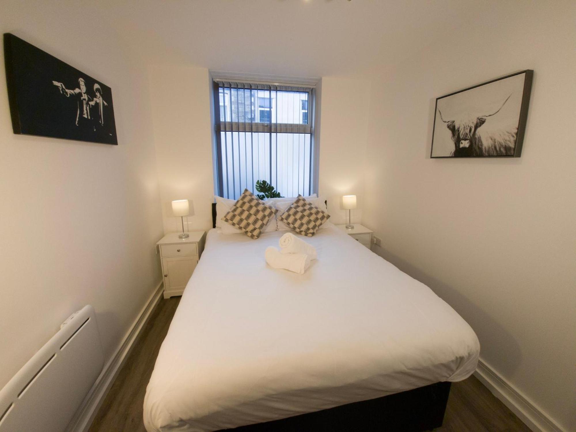 Plenty Of Parking Available; 3 Bedroom Apartment By Property Promise Cardiff Kültér fotó