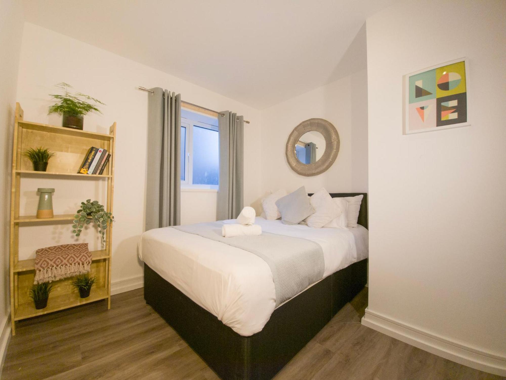Plenty Of Parking Available; 3 Bedroom Apartment By Property Promise Cardiff Kültér fotó