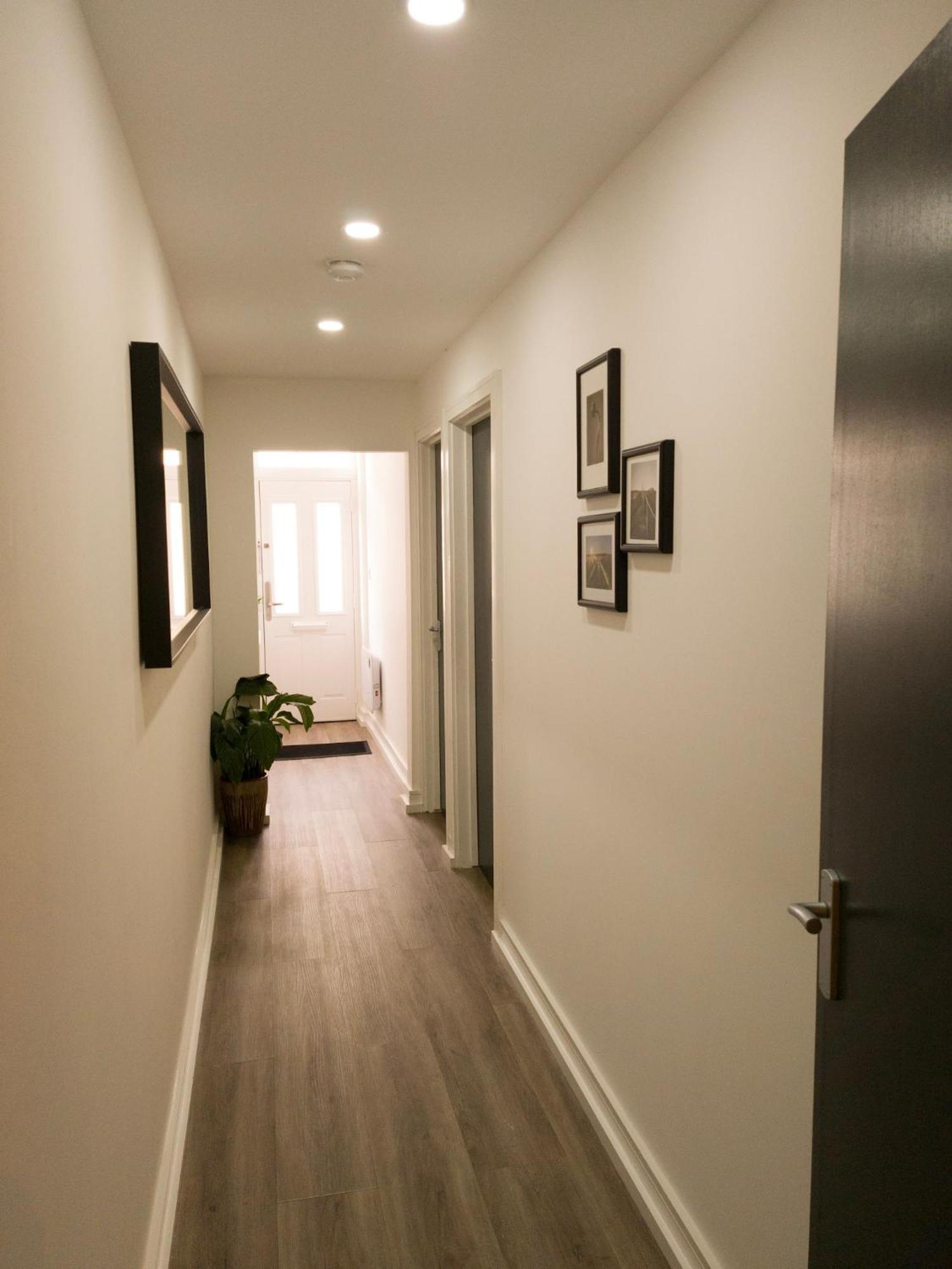Plenty Of Parking Available; 3 Bedroom Apartment By Property Promise Cardiff Kültér fotó