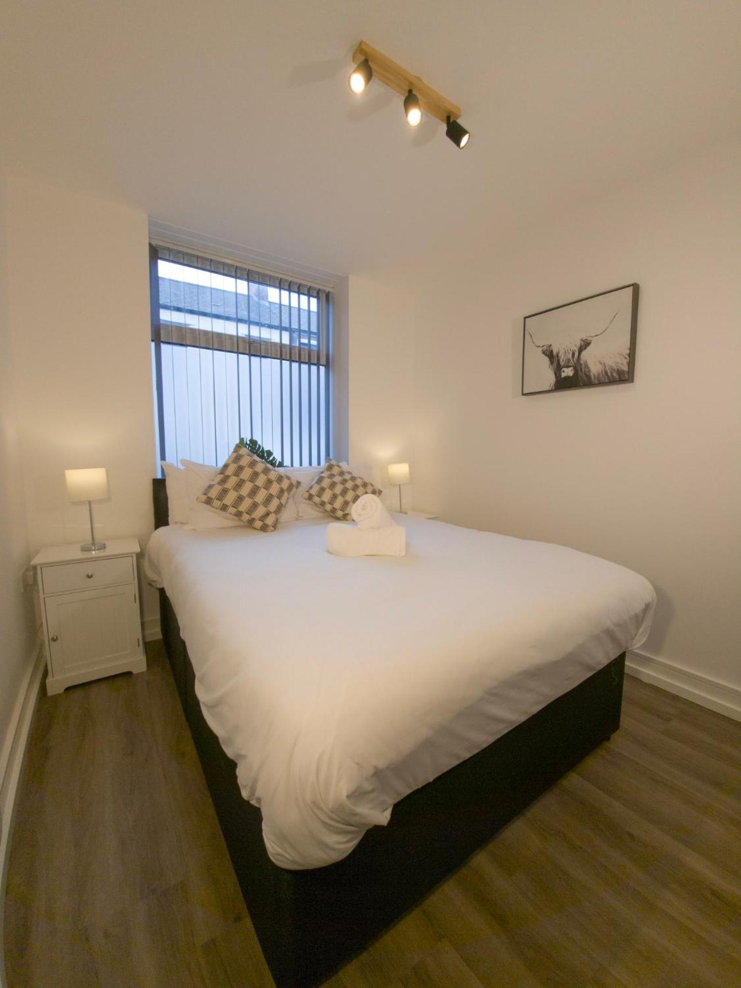 Plenty Of Parking Available; 3 Bedroom Apartment By Property Promise Cardiff Kültér fotó