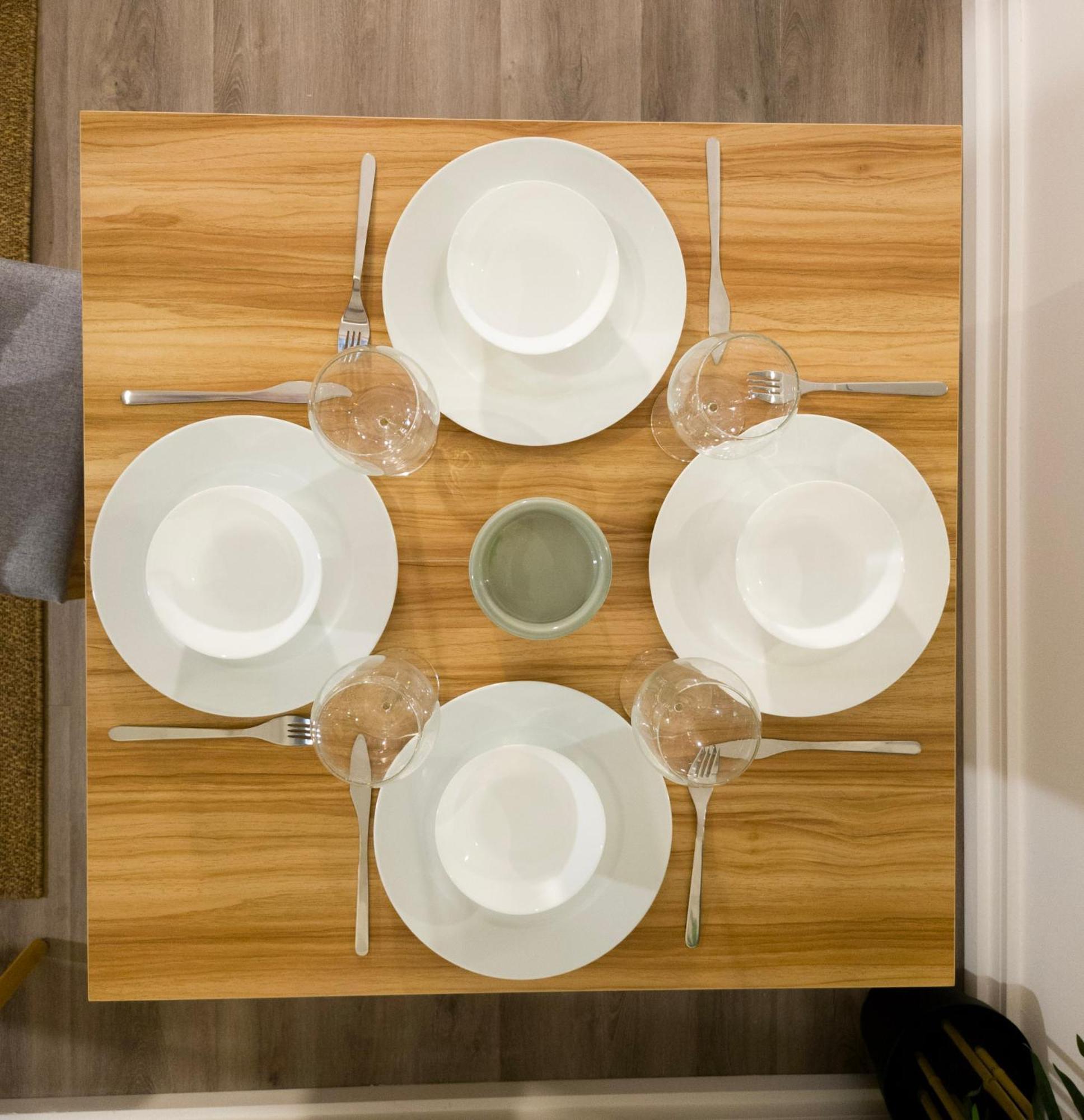 Plenty Of Parking Available; 3 Bedroom Apartment By Property Promise Cardiff Kültér fotó
